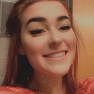 Meet your Posher, Adrienne